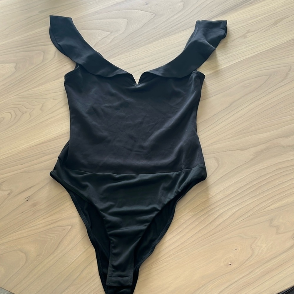 Lulus Bodysuit Ruffled Sleeveless Size Small NWT